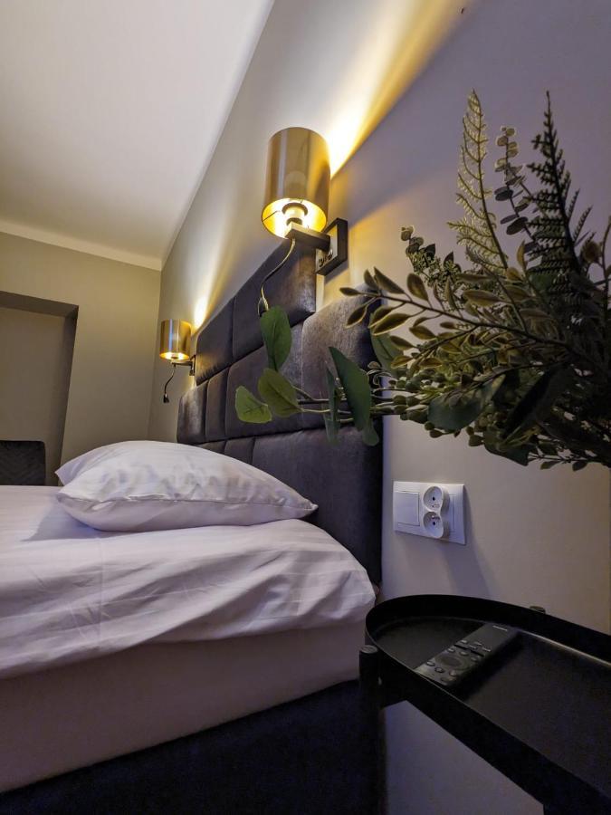 Spacious Two-Bedroom Apartment In The City Center كراكوفيا المظهر الخارجي الصورة