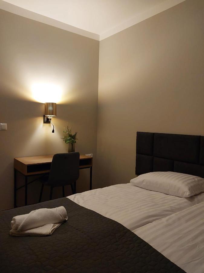 Spacious Two-Bedroom Apartment In The City Center كراكوفيا المظهر الخارجي الصورة