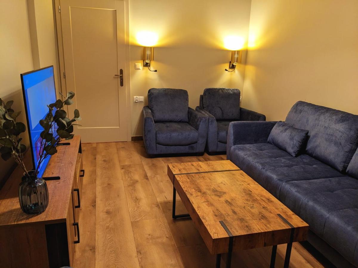 Spacious Two-Bedroom Apartment In The City Center كراكوفيا المظهر الخارجي الصورة