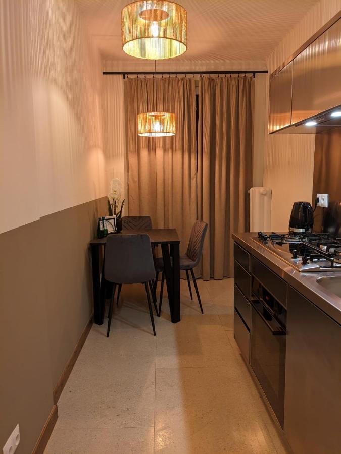 Spacious Two-Bedroom Apartment In The City Center كراكوفيا المظهر الخارجي الصورة
