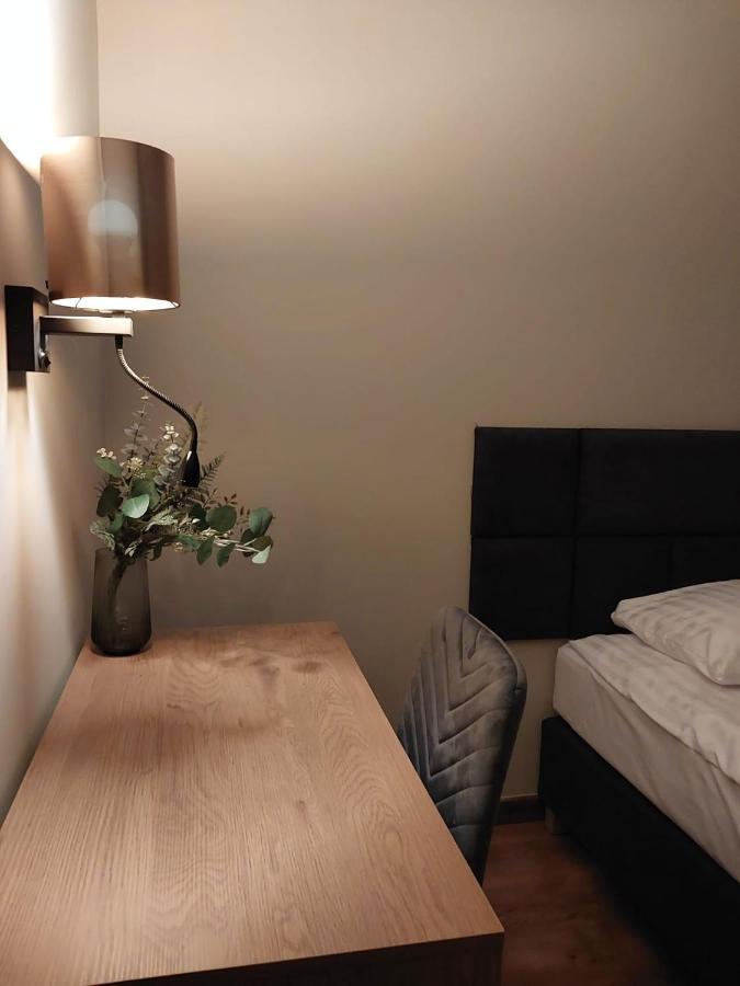 Spacious Two-Bedroom Apartment In The City Center كراكوفيا المظهر الخارجي الصورة