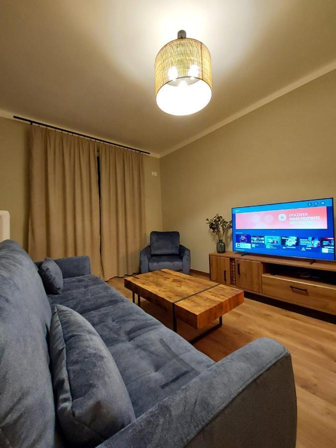 Spacious Two-Bedroom Apartment In The City Center كراكوفيا المظهر الخارجي الصورة
